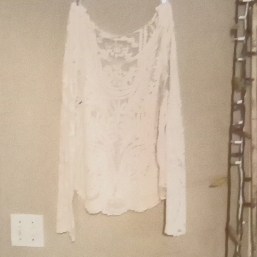 Lovely lace , long sleeved blouse. Size M/L.